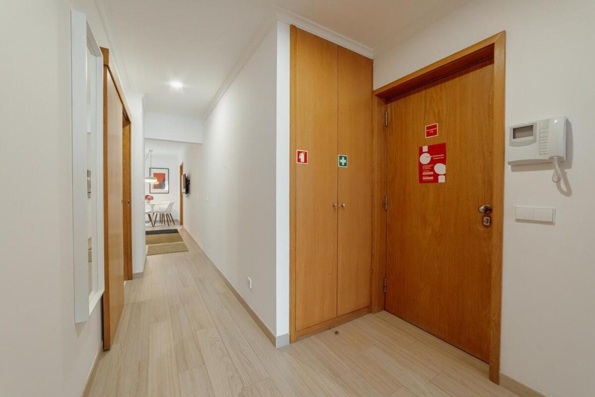 Stylish Flat By Hosty Apartamento